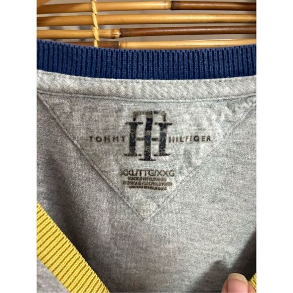 Tommy Hilfiger XXL (2XL) Grey Yellow and Navy T Shirt - Picture 4 of 5